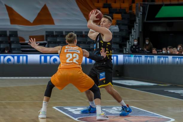 虽然热刺队 虽然热刺队