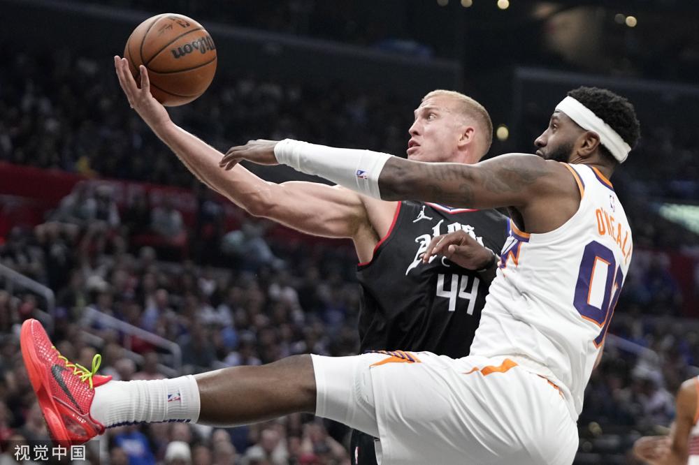 在场馆外的 在场馆外的