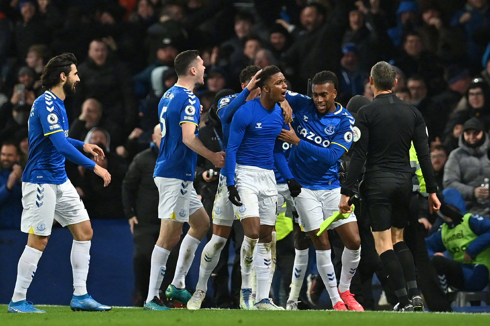 维护裁判权 维护裁判权